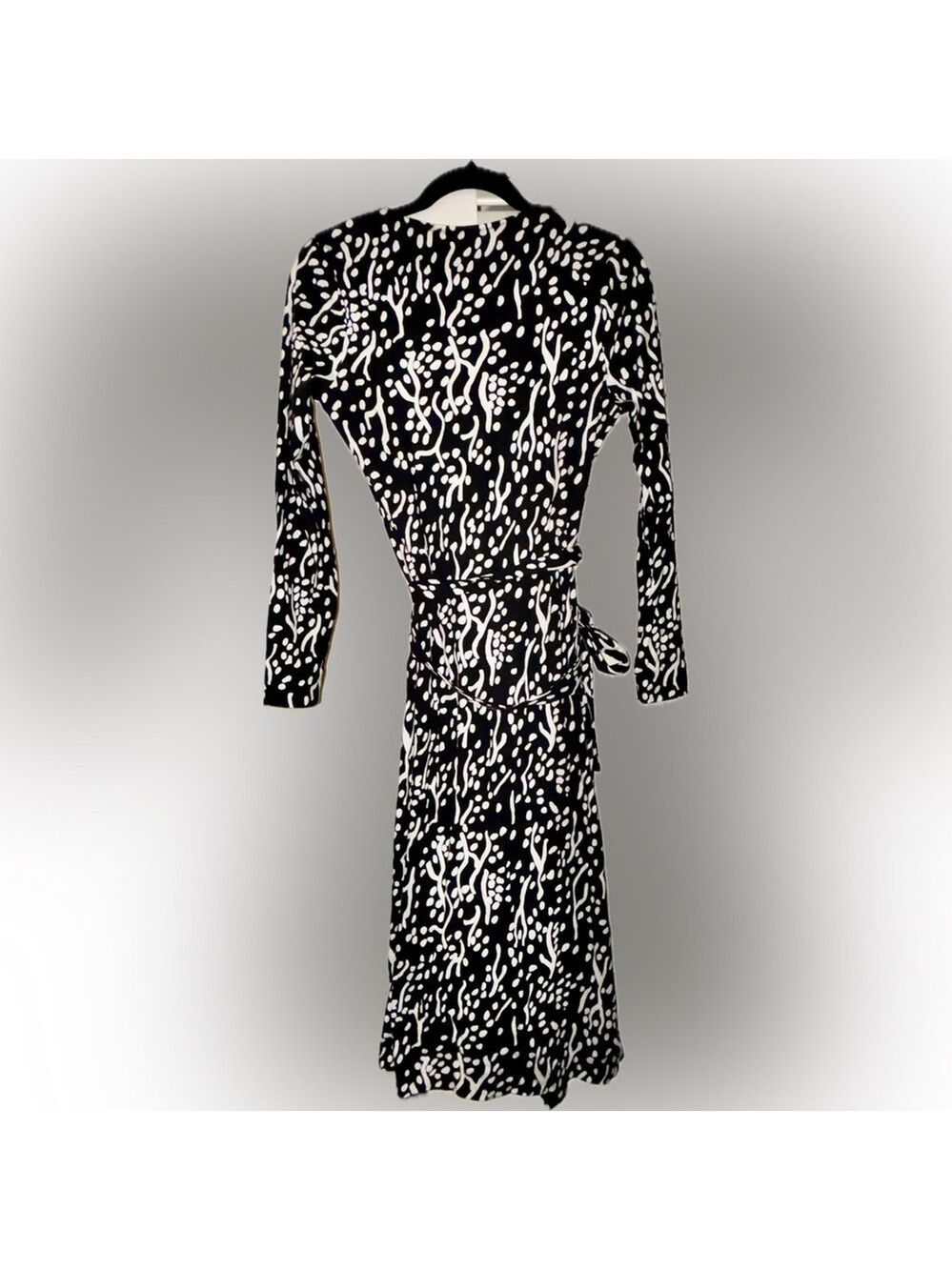 Diane von Furstenberg x Target Wrap Dress – Black & White Sea Spots – NWT - Picture 4 of 7